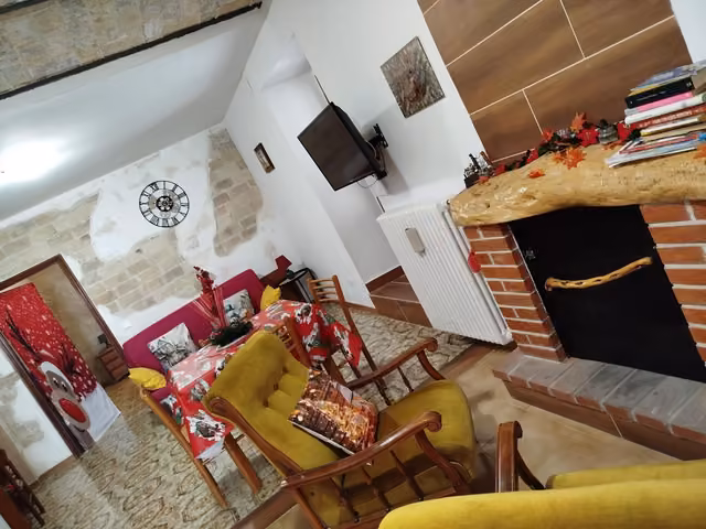 Il soggiorno con la TV — La Casa di Cinzia, Pettorano sul Gizio